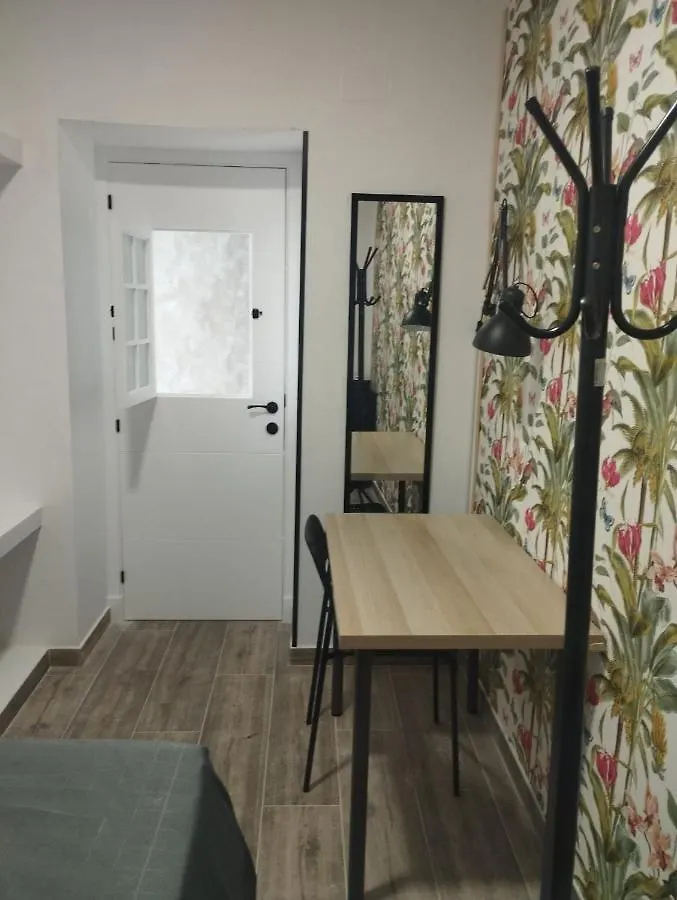 Homestay Cervantes Rooms Cadiz Spain